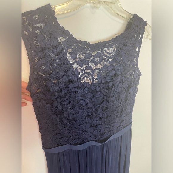 David’s Bridal Bridesmaid Dress Size 4 - Picture 2 of 6